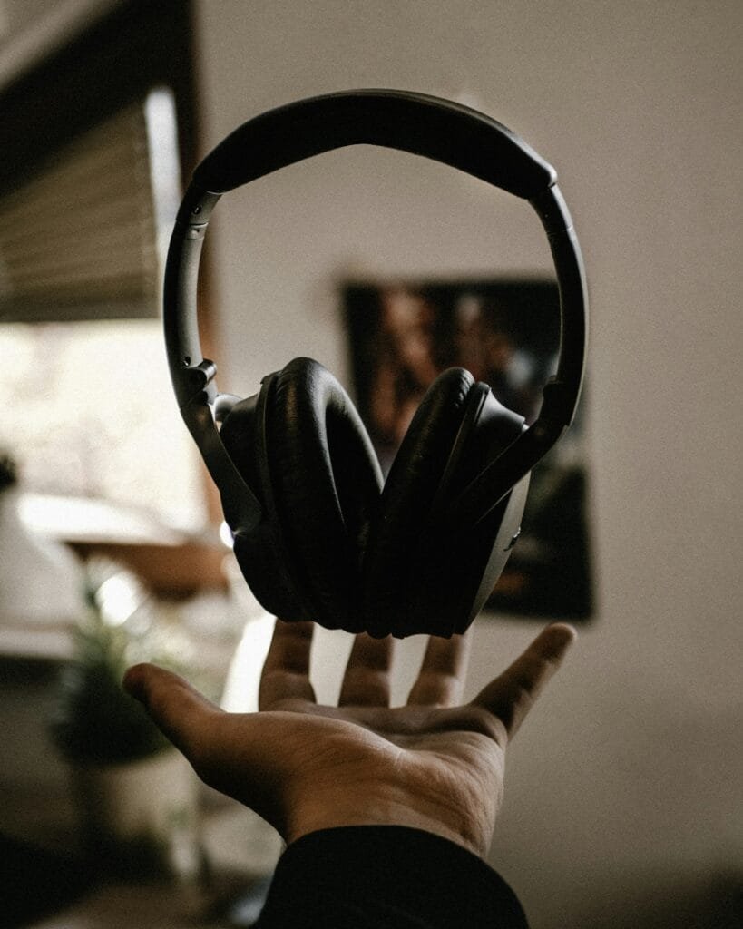 5 Key Features of Bose QuietComfort Ultra vs. Sony WH1000MX5 2 bose quiet comfort ultra